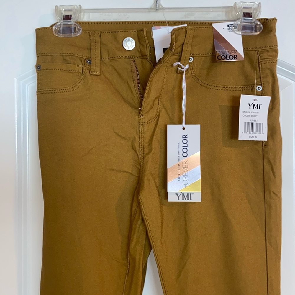 Women’s Khaki Pants
